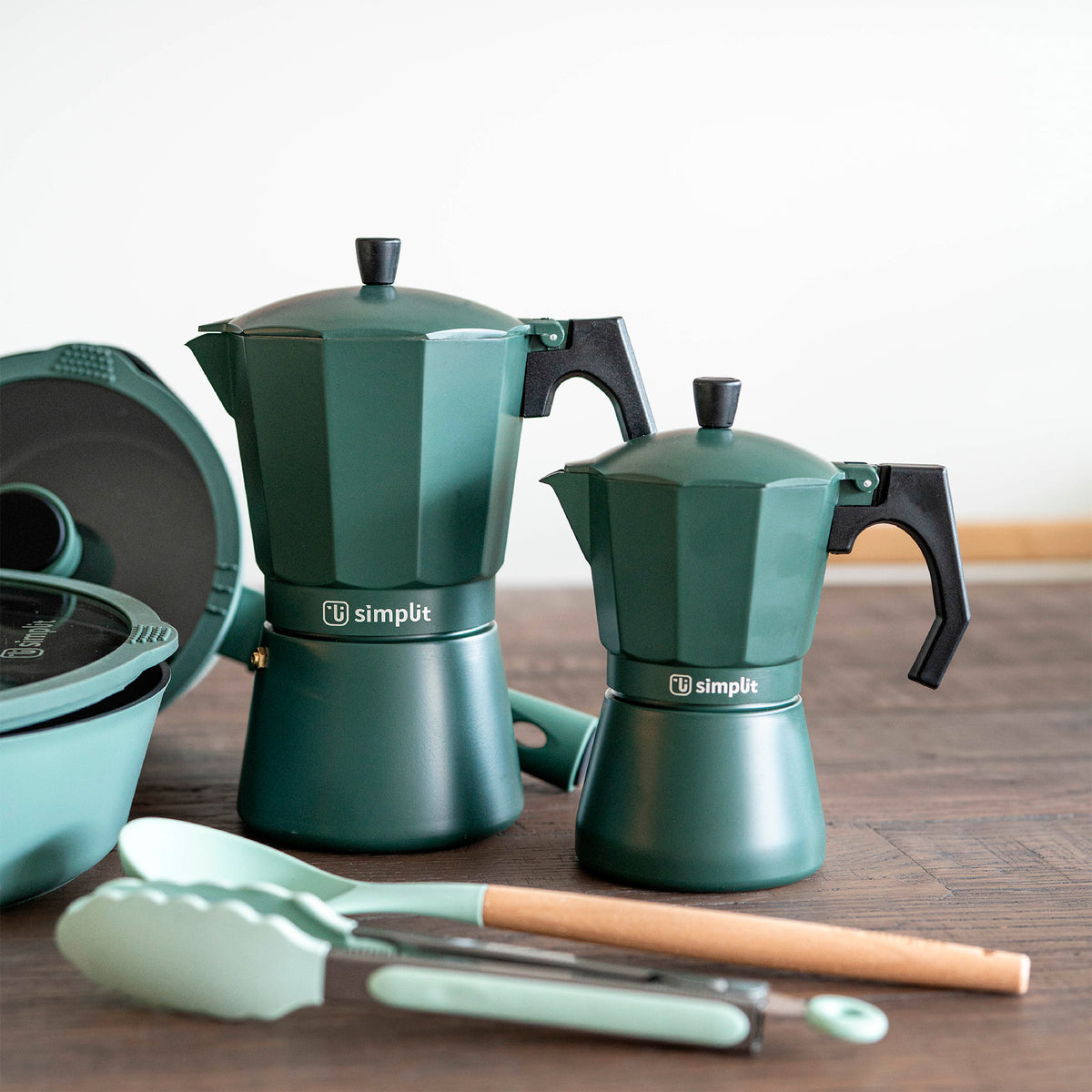 Verde · Cafetera Italiana Lucca 12 tazas 600 ml de aluminio Simplit, en contexto de cocina