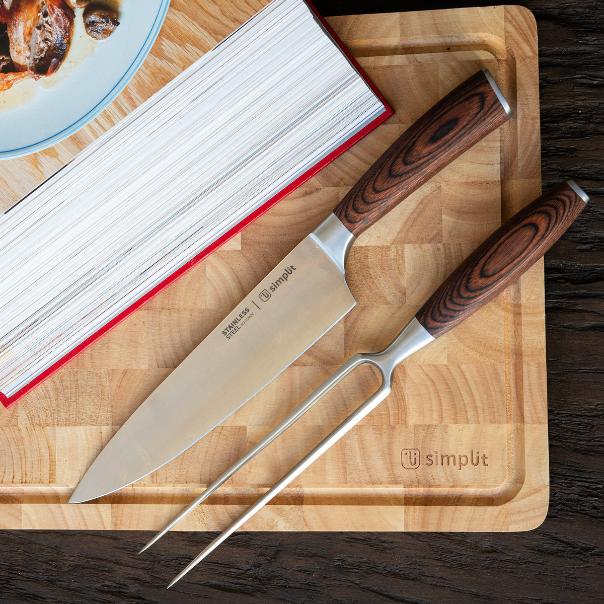 Simplit Set Parrillero Toledo cuchillo 21 cm y tenedor — cuchillo y tenedor sobre tabla de madera