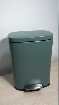 Basurero Cocina Lucca 12 L con pedal, acero inoxidable Simplit - video del producto