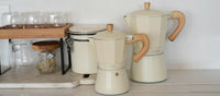 Cafetera Italiana Savannah 12 tazas crema Simplit en la cocina